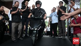 Berharap Jokowi Hadir di Peluncuran Motor Listrik Gesits