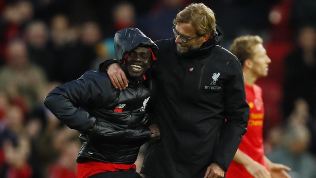 Foto Aksi Liverpool ke Puncak Klasemen