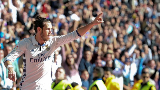 Pelatih Barcelona, Luis Enrique, tak terlalu tertarik membahas absennya bintang Real Madrid Gareth Bale pada laga El Clasico malam nanti.