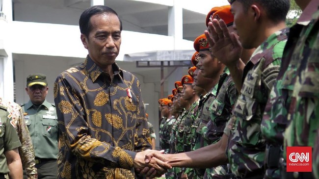 Jokowi menduga kerusuhan usai salat Isya dalam demo aksi anti Ahok terjadi karena ditunggangi aktor politik, namun tak menjelaskan siapa yang dimaksud.