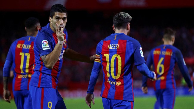 Akumulasi lima kartu kuning membuat Luis Suarez absen melawan Malaga. Suarez mengaku senang bisa mendapatkan kartu kuning ketika melawan Sevilla.