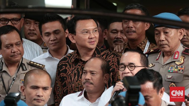 Ahok masih bisa berkampanye dengan diwakili oleh tim pemenang, istri, atau orang lain yang memiliki hak untuk mensosialisasikan program kampanye.