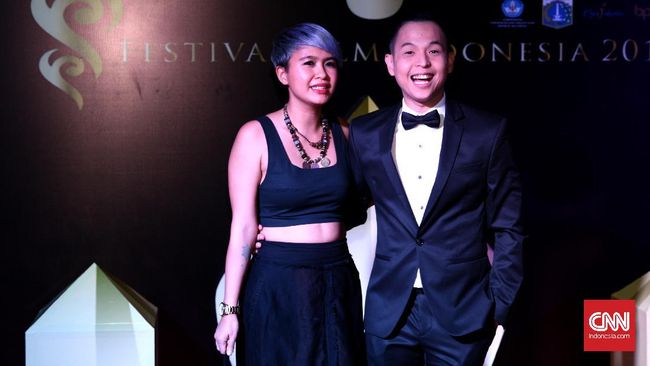 Ernest mengatakan, filmnya terinspirasi buku yang dirilis sang istri, Meira Anastasia yang berjudul 'Imperfect.'
