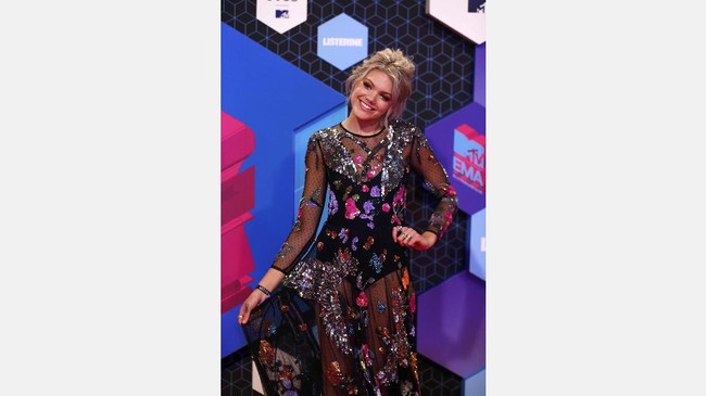Parade 'Keanehan' di Karpet Merah MTV EMA 2016