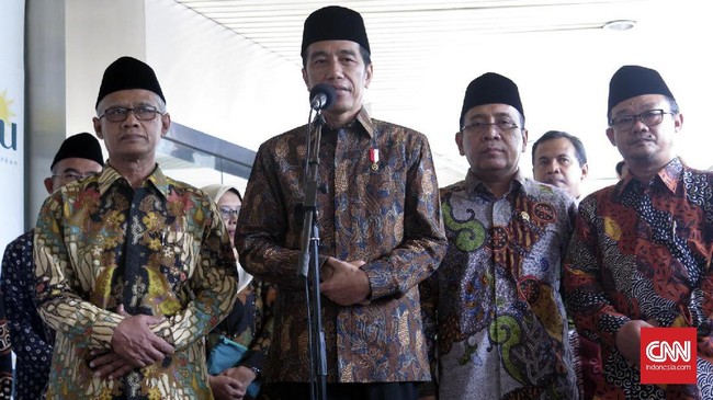 KNKS bertugas mempercepat, memperluas, dan memajukan pengembangan keuangan syariah dalam rangka mendukung pembangunan ekonomi nasional.