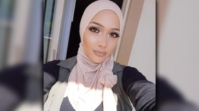Nura Afia, Model CoverGirl Hijaber Pertama