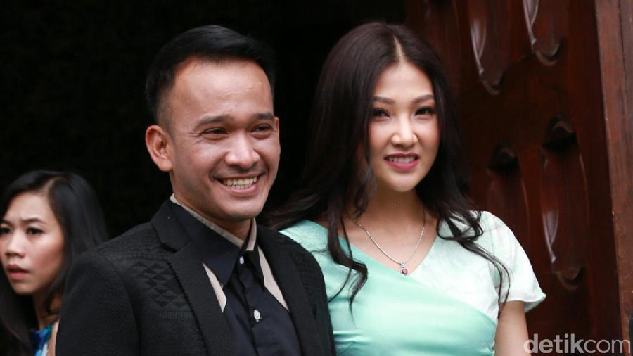 Pasangan Selebriti di Pernikahan Sandra Dewi dan Harvey Moeis