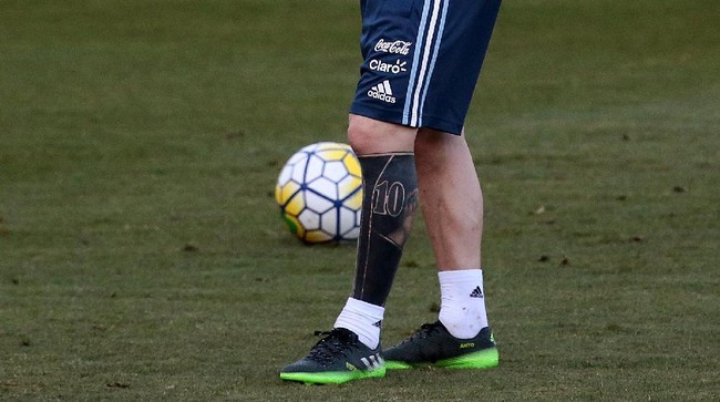 Robert Lopez, seniman yang menato Lionel Messi, mengaku deg-degan ketika kali pertama bertemu penyerang Barcelona dan timnas Argentina tersebut.