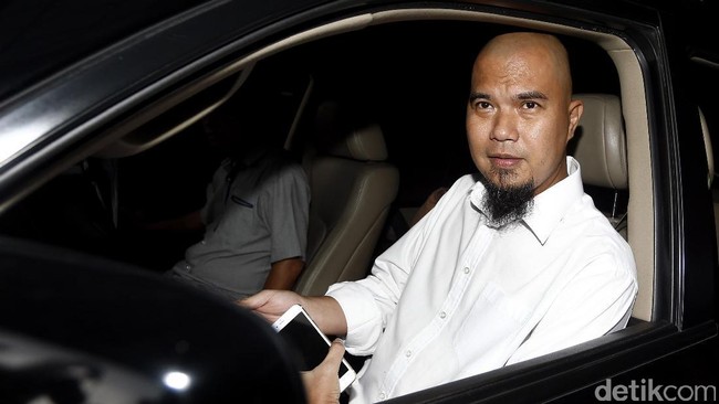 Penolakan Ahmad Dhani dilakukan karena kerja sama dengan Ditjen Pajak akan berdampak buruk terkait persiapan Pilkada Kabupaten Bekasi, Jawa Barat.
