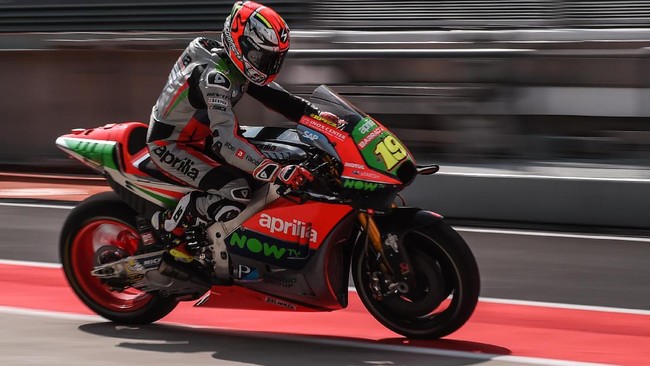 Tim balap Aprilia akan memakai warna merah darah di GP Valencia sebagai dukungan untuk lembaga kemanusiaan kesehatan yang membantu di Afrika.