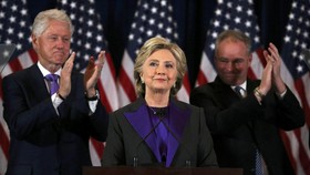 Clinton Dukung Paparan Intel untuk Pemilih Electoral College