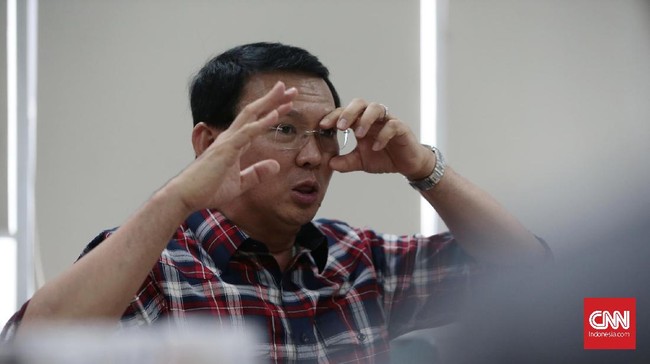 Ahok mengatakan konsep kota terapung seperti di film Hollywood bisa saja terwujud di Jakarta. Tapi ia memprediksi konsep itu baru terwujud 100 tahun kemudian.