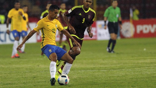 Pertandingan antara timnas Brasil melawan Argentina akan menjadi debut Marquinhos menjajal Super Clasico bersama tim Samba senior.