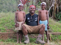 Jauh dari Gadget, Ini Cara Anak Suku Adat Papua Habiskan Waktu