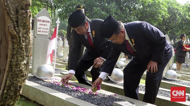 Presiden Jokowi yakin, pengalaman para pendahulu bangsa dapat menjadi modal penting bagi generasi terkini dalam menghadapi tantangan bernegara.