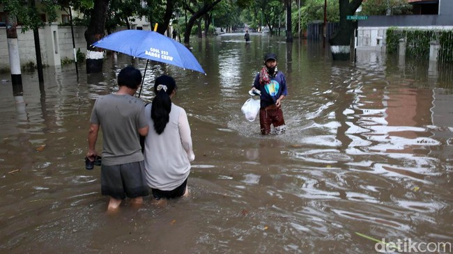 Plt Gubernur DKI menerbitkan Instruksi yang ditandatangani Rabu (16/11). Pemprov DKI ingin memastikan bencana banjir Jakarta dapat dicegah sejak dini.