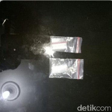 Model Majalah Dewasa Beiby Putri Ditangkap, Polisi Sita 2 Plastik Sabu