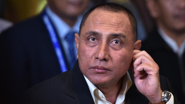 Ketua Umum PSSI, Edy Rahmayadi, untuk sementara melarang prajurit TNI yang menjadi suporter masuk stadion menyusul meninggalnya suporter Persita Banu Rusman.
