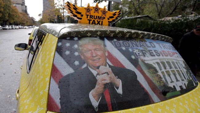 Akun pendukung ekstrem Trump yang kerap mempublikasikan hate speech yang berbau rasisme akhirnya diblokir oleh Twitter.