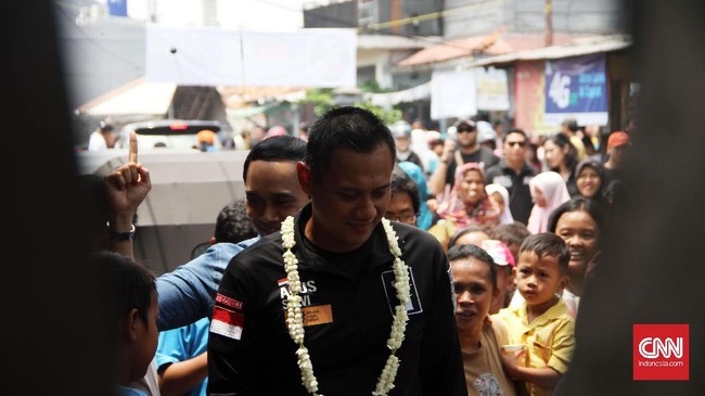 Pasangan calon gubernur dan wakil gubernur Agus Yudhoyono dan Sylviana Murni berjanji menggelontorkan triliunan rupiah berupa bantuan dana langsung.