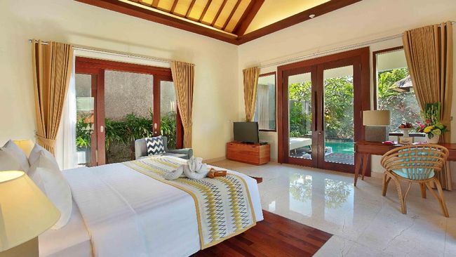 Hotel Inaya Putri Bali Nusa Dua yang baru diresmikan akhir pekan lalu, mengadopsi suasana pedesaan Bali, mulai dari area lobi, kamar dan ruang publik.