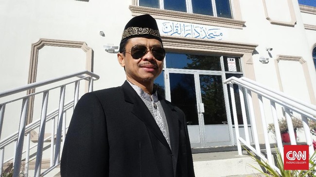 Imam masjid asal Indonesia di New York, Shamsi Ali, mengatakan ada berkah tersendiri dari terpilihnya Donald Trump sebagai Presiden Amerika Serikat.