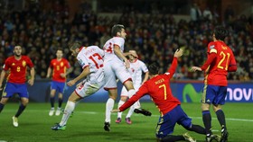 Spanyol Hajar Makedonia 4-0