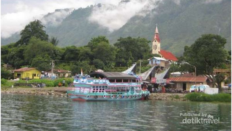 Akses menuju tempat wisata DanauToba memang salah satu hal yang penting bagi kemajuan Pariwisata Indonesia.
