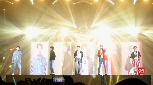 Setelah menenangkan diri pascakematian Jonghyun, empat personel SHINee yang tersisa kini siap tampil menghibur penggemar.
