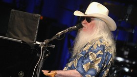 Dunia Musik Kehilangan Musisi Legendaris Leon Russell