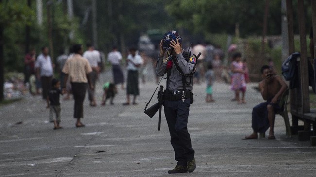 Myanmar kembali menggelar 'operasi pembersihan' setelah dua warga Buddha tewas di Rakhine, negara bagian di mana penindasan terhadap Rohingya kerap terjadi.