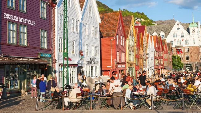 Setelah menang di ajang dunia, wisata halal Sumatera Barat dipasarkan di Norwegia. Diharapkan, mereka tertarik berkunjung saat musim panas mendatang.