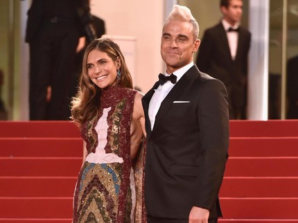 So Sweet! Isi 'Surat Cinta' buat Robbie Williams dari Putrinya
