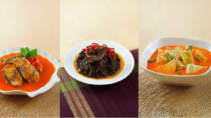 Nasi Padang memang merupakan makanan fenomenal di Indonesia.