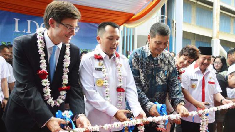 Gubernur Lampung Muhammad Ridho Ficardo mengajak Himpunan Pengusaha Muda Indonesia (HIPMI) Provinsi Lampung merangkul investor untuk membuka lapangan pekerjaan.