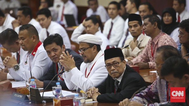 Kubu pelapor menghadirkan ahli bahasa, agama dan pidana dalam gelar perkara kasus dugaan penistaan agama.