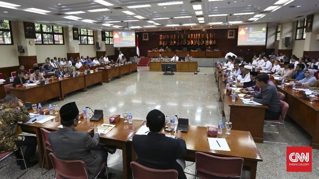 Sidang gelar perkara turut membahas sejumlah alat bukti, termasuk video Ahok saat mengucapkan kalimat yang diduga menistakan agama.