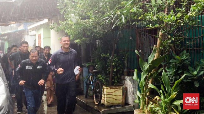 Agus Yudhoyono sejak awal menargetkan akan berkampanye di 44 kecamatan yang ada di Jakarta. Target sudah dipenuhi, namun gerilya akan terus dilakukan.