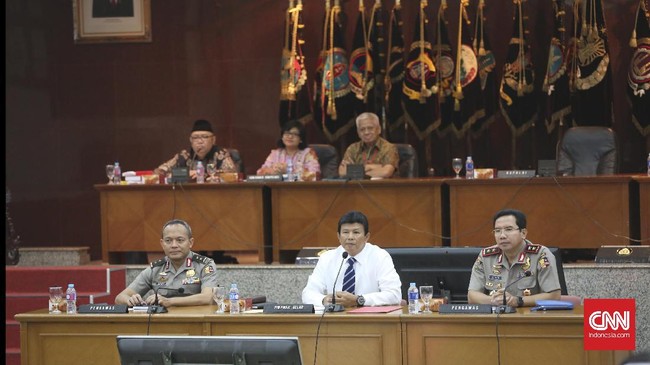 Gelar perkara kasus Ahok menjadi wujud komitmen Polri untuk menuntaskan kasus penistaan agama itu secara transparan dan bertanggung jawab.