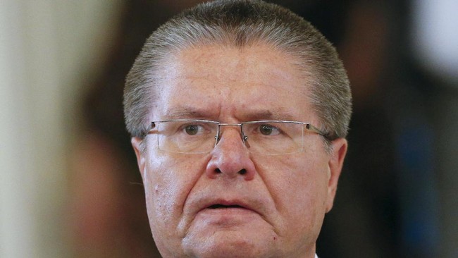 Menteri Ekonomi Rusia, Alexei Ulyukayev, ditahan atas dugaan menerima suap terkait kasus akuisisi perusahaan minyak Bashneft.