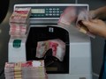 Kredit Bank Kecil Rontok Digoyang Kondisi Ekonomi dan Fintech