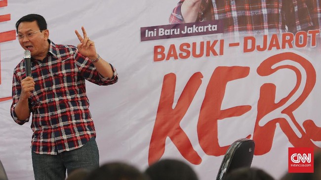 Status hukum Basuki Tjahaja Purnama sebagai tersangka dugaan penistaan agama, bisa menguras tingkat elektabilitas Ahok, khususnya dari pemilih mengambang.