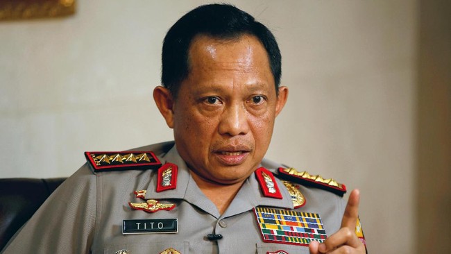 Kapolri Tito Karnavian memaparkan kinerja kepolisian pada sejumlah kasus, termasuk pengamanan #Aksi212 yang berakhir tanpa kericuhan, kepada Komisi III DPR.