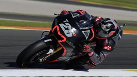 Valentino Rossi Puji Debut Vinales