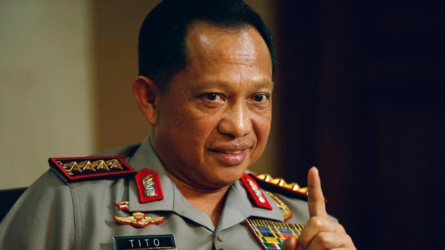 Kapolri sebelumnya mengindikasikan menolak permintaan Pansus Hak Angket KPK untuk memanggil paksa tersangka Miryam S Haryani.
