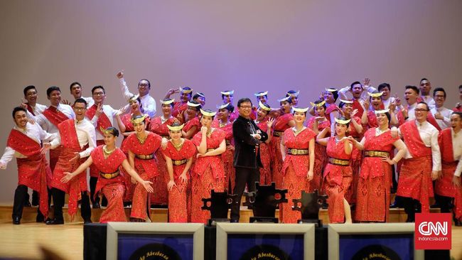 Kelompok paduan suara Batavia Modrigal Singers pimpinanAvip Priatna menyabet juara umum kompetisi di Spanyol. Kini mereka pulang dan akan konser di Jakarta.