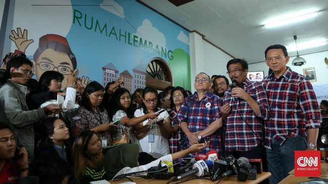 Selain mengutuk enam pelaku kampanye hitam terhadap Agus Yudhoyono dan Anies Baswedan, kubu Ahok juga menyatakan tidak mengenal para pelaku.
