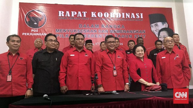 PDIP tak risau dengan survei yang menyebutkan penurunan elektabilitas Ahok-Djarot. Pilkada 2012, Jokowi dan Ahok menang, meski tak unggul dalam survei.