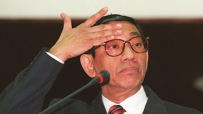 Mantan Menteri Keuangan 1993-1999 Mar'ie Muhammad saat ini dirawat di Rumah Sakit Pusat Otak Nasional, Cawang, Jakarta Timur.
