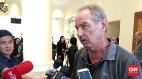 Alfred Riedl Minta Persipura Dihukum